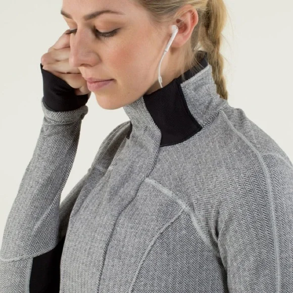 Lululemon Base Runner 1/2 Zip
Heathered Herringbone Heathered Black White - Picture 5 of 11